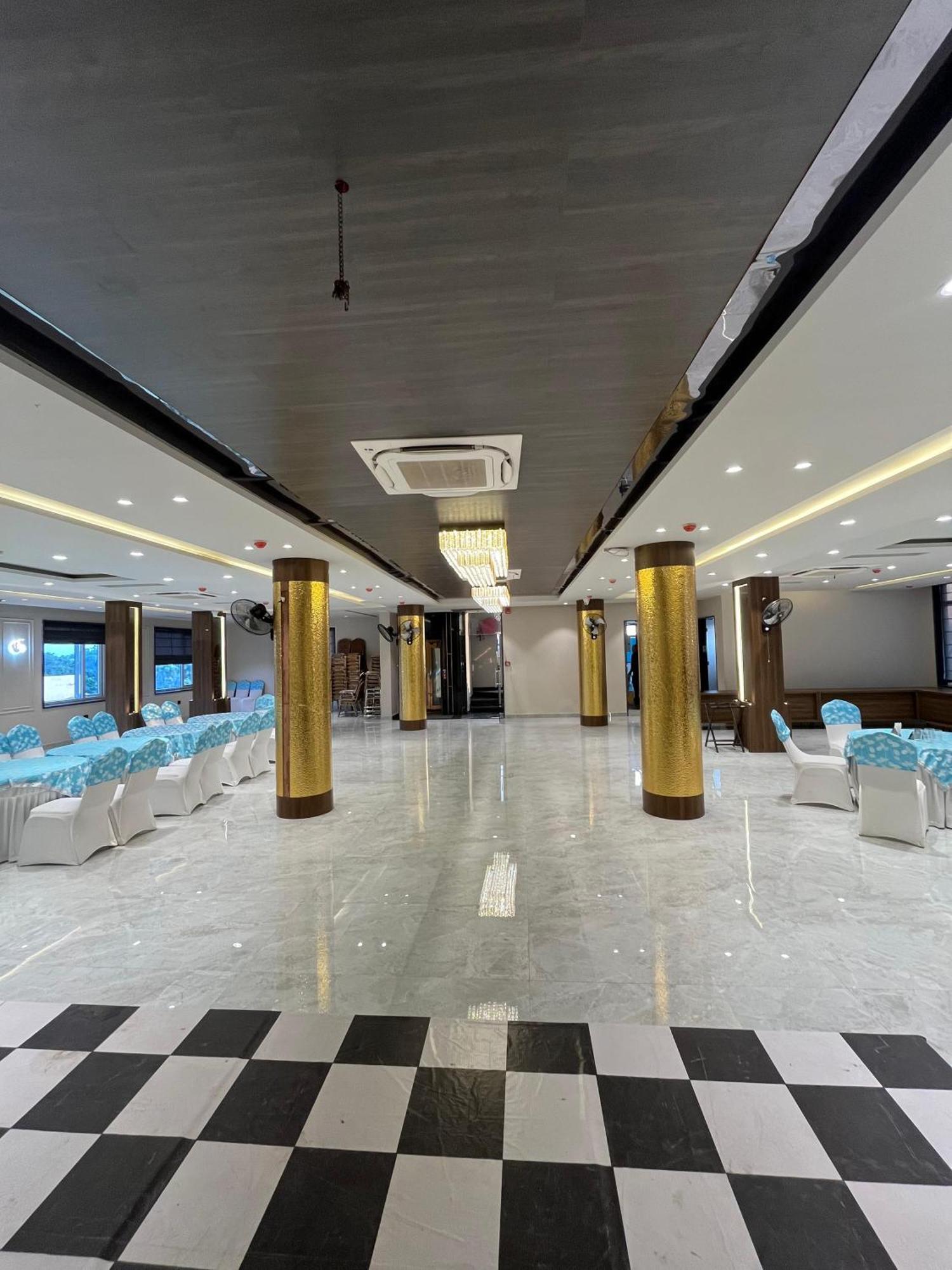 Hotel Golden Peacock Haridvár Kültér fotó