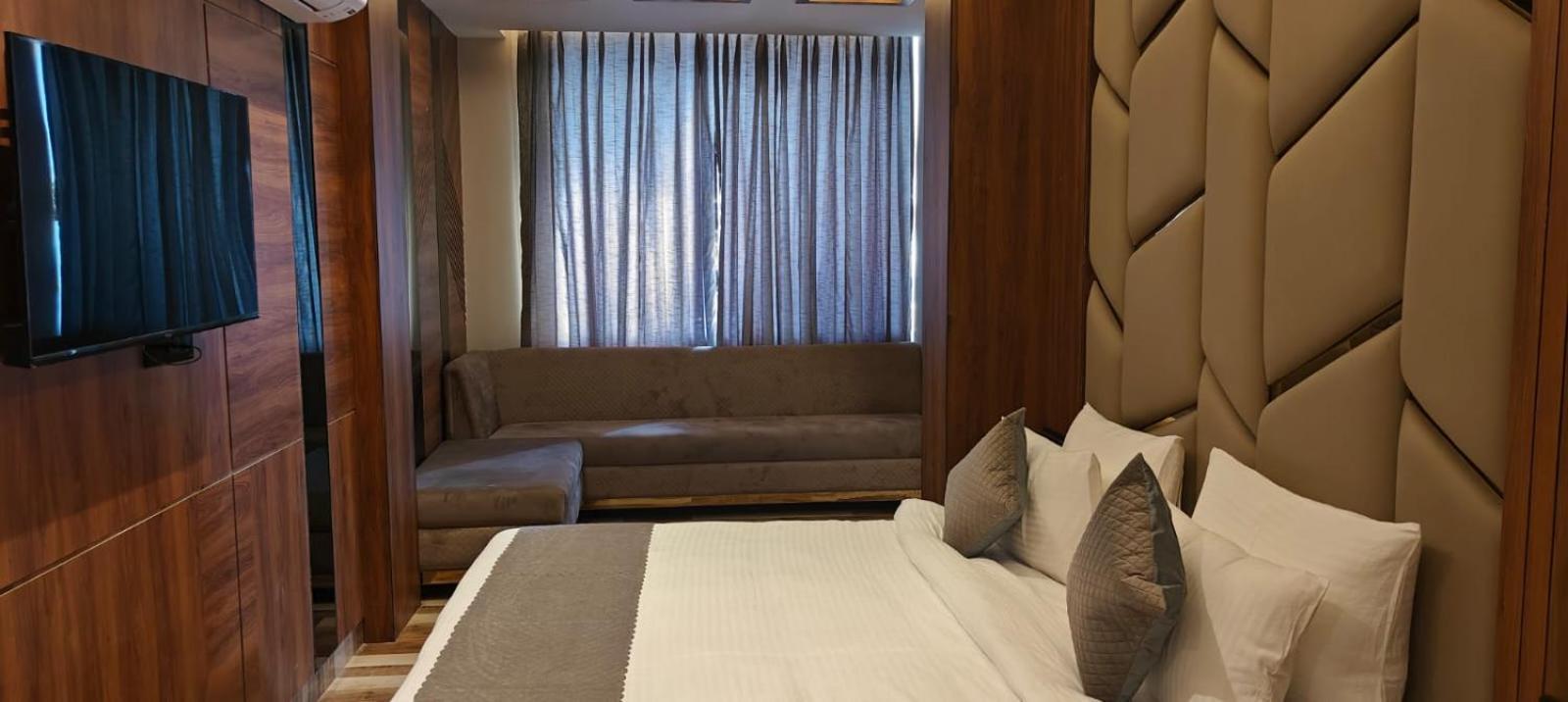 Hotel Golden Peacock Haridvár Kültér fotó